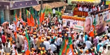 ಶಿಕಾರಿಪುರದಲ್ಲಿ ಬಿಜೆಪಿ ಅಬ್ಬರ: ವಿಜಯೇಂದ್ರ ನಾಮಪತ್ರ ಸಲ್ಲಿಕೆ ಮೆರವಣಿಗೆಯಲ್ಲಿ ಜನಸಾಗರ