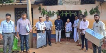 ಜಿಲ್ಲೆಯಲ್ಲಿ ಮತದಾನ ಪ್ರಕ್ರಿಯೆ ಆರಂಭ: ಮೊದಲು ಮತ ಚಲಾಯಿಸಿದ್ದು ಎಲ್ಲಿ, ಯಾರು ಗೊತ್ತಾ?