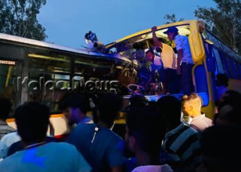 ಭೀಕರ ಅಪಘಾತ | ಎರಡು ಬಸ್ಗಳ ನಡುವೆ ಮುಖಾಮುಖಿ ಡಿಕ್ಕಿ: 10ಕ್ಕೂ ಹೆಚ್ಚು ಮಂದಿ ಸ್ಥಳದಲ್ಲೇ ಸಾವು?