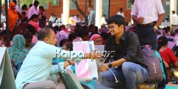 ಬಳ್ಳಾರಿ | ವ್ಯವಸ್ಥಿತ ಮಸ್ಟರಿಂಗ್ ಕಾರ್ಯ: ಮತಗಟ್ಟೆಗಳತ್ತ ಹೆಜ್ಜೆ ಹಾಕಿದ ಸಿಬ್ಬಂದಿ