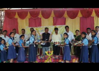 ವೈಯಕ್ತಿಕ ಸಮಸ್ಯೆಗಳನ್ನು ಬದಿಗೊತ್ತಿ ಮಕ್ಕಳಿಗೆ ಉತ್ತಮ ಶಿಕ್ಷಣ ನೀಡಿ: ತಹಶೀಲ್ದಾರ್ ಹುಸೇನ್ ಸರಕಾವಸ್