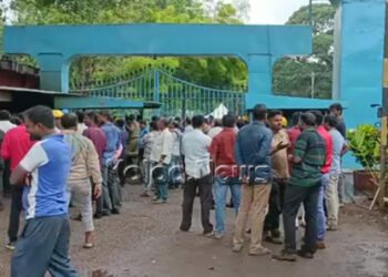 ವಿಐಎಸ್‌ಎಲ್‌ನಲ್ಲಿ ಉತ್ಪಾದನೆ ಸ್ಥಗಿತ ವಿರೋಧಿಸಿ ಕಾರ್ಮಿಕರ ಪ್ರತಿಭಟನೆ