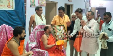 ಪುತ್ತಿಗೆ ಶ್ರೀ ಸುಗುಣೇಂದ್ರ ತೀರ್ಥರಿಗೆ ದ್ವಾರಕಾ ಪೌರಾಭಿನಂದನೆ