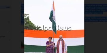 ‘Har Ghar Tiranga’ Campaign: Home Minister Shah Participates, Unfurls Flag at His Residence