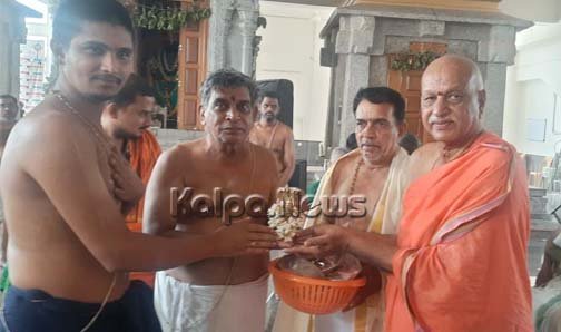 ಕಿರಿಯರನ್ನು ವಿನಂತಿಸಿಯಾದರೂ ಅವರಿಂದ ಸತ್ಕಾರ್ಯ ಮಾಡಿಸಿ: ಪಂ. ಅನಿರುದ್ಧಾಚಾರ್ಯ ಸಲಹೆ