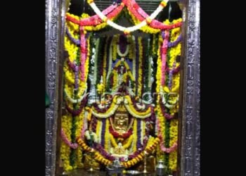 ಶ್ರೀ ರಾಘವೇಂದ್ರ ಸ್ವಾಮಿ 352ನೇ ಆರಾಧನಾ ಮಹೋತ್ಸವ: ಸ್ವರ್ಣ ಪಾದುಕೆ ಸಮರ್ಪಣೆ