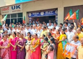 ಬಿಜೆಪಿ ರಾಜ್ಯಾಧ್ಯಕ್ಷರಾಗಿ ವಿಜಯೇಂದ್ರ ಆಯ್ಕೆ ಹಿನ್ನೆಲೆ: ಪಟಾಕಿ ಸಿಡಿಸಿ ಸಂಭ್ರಮಾಚರಣೆ