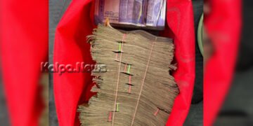 ಚಳ್ಳಕೆರೆ | ಬಸ್’ನಲ್ಲಿ ಸಾಗಿಸುತ್ತಿದ್ದ ದಾಖಲೆಯಿಲ್ಲದ ಲಕ್ಷಾಂತರ ರೂ. ಹಣ ಸೀಜ್