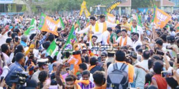 ಭದ್ರಾವತಿ | ಕೆ. ಅಣ್ಣಾಮಲೈ ಜೊತೆ ಸೆಲ್ಫಿಗೆ ಮುಗಿಬಿದ್ದ ಅಭಿಮಾನಿಗಳು
