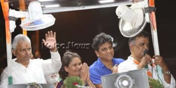ಭದ್ರಾವತಿಯಲ್ಲಿ ಗೀತಾ ಶಿವರಾಜಕುಮಾರ ರೋಡ್ ಷೋ | ತೆರೆದ ವಾಹನದಲ್ಲಿ ಮತಯಾಚನೆ