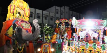 ಹೊಸಪೇಟೆ | ಪ್ರಪ್ರಥಮ ಬಾರಿಗೆ ಶಂಕರಾಚಾರ್ಯರಿಗೆ ಆನೆ ಅಂಬಾರಿಯ ಉತ್ಸವ