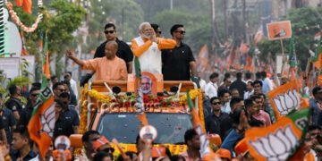 ಶಂಕರಾಚಾರ್ಯರು ಸಂಚರಿಸಿದ ರಸ್ತೆಯಲ್ಲೇ ಮೋದಿ ರೋಡ್ ಶೋ | ಮಂಗಳವಾರವೇ ನಾಮಪತ್ರ ಸಲ್ಲಿಸಿದ್ದೇಕೆ?