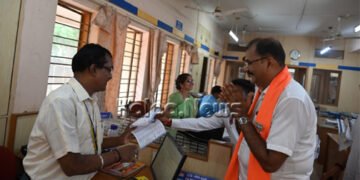 ಕುಂದಾಪುರ ನ್ಯಾಯಾಲಯ ಆವರಣದಲ್ಲಿ ಡಾ. ಧನಂಜಯ ಸರ್ಜಿ ಮತಯಾಚನೆ