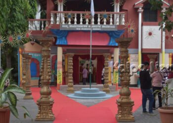 ಲೋಕಸಭೆ ಚುನಾವಣೆ: ಗಮನ ಸೆಳೆದ ಅರಮನೆ ಮಾದರಿ ಮತಗಟ್ಟೆ | ಹಲವು ಮುಖಂಡರಿಂದ ಹಕ್ಕು ಚಲಾವಣೆ