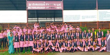 ಗೋಶಾಲೆ, ವೃದ್ಧಾಶ್ರಮಕ್ಕೆ ಕ್ರೈಸ್ಟ್ಕಿಂಗ್ ವಾಣಿಜ್ಯ ವಿಭಾಗದ ವಿದ್ಯಾರ್ಥಿಗಳ ಭೇಟಿ