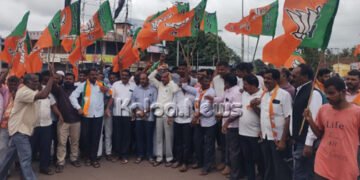 ಕುಮಾರ್ ಬಂಗಾರಪ್ಪ ನಿವಾಸಕ್ಕೆ ಮುತ್ತಿಗೆ ಹಾಕಿ ಗೂಂಡಾ ವರ್ತನೆ ಹಿನ್ನೆಲೆ: ಬಿಜೆಪಿ ಪ್ರತಿಭಟನೆ