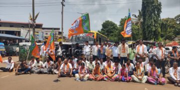 ಸೊರಬ | ಕೂಡಲೇ ರಾಜ್ಯ ಸರ್ಕಾರವನ್ನು ವಿಸರ್ಜಿಸಿ | ಪ್ರಕಾಶ್ ತಲಕಾರಕೊಪ್ಪ ಆಗ್ರಹ