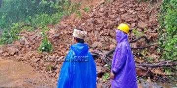 ತೀರ್ಥಹಳ್ಳಿ | ಆಗುಂಬೆ ನಾಲ್ಕನೇ ತಿರುವಿನಲ್ಲಿ ಗುಡ್ಡ ಕುಸಿತ | ವಾಹನ ಸವಾರರೇ ಎಚ್ಚರ ವಹಿಸಿ