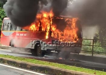 ಚಲಿಸುತ್ತಿರುವಾಗಲೇ ಬೆಂಕಿ ಕಾಣಿಸಿಕೊಂಡು ಸುಟ್ಟ ಕರಕಲಾದ ಸಾರಿಗೆ ಬಸ್ | ಘಟನೆ ನಡೆದಿದ್ದೆಲ್ಲಿ?