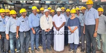 HD Kumaraswamy Instructs to Increase Production | Assures to resolve issues concerning steel plant at the earliest