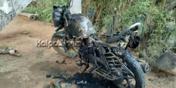 ಸೊರಬ | ಮನೆ ಮುಂದೆ ನಿಲ್ಲಿಸಿದ್ದ ಬೈಕ್ ಸುಟ್ಟುಹಾಕಿದ ಕಿಡಿಗೇಡಿಗಳು