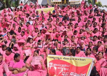 ಹಲವು ಬೇಡಿಕೆಗಳ ಈಡೇರಿಕೆಗೆ ಒತ್ತಾಯಿಸಿ ಆಶಾ ಕಾರ್ಯಕರ್ತೆಯರ ಬೃಹತ್ ಪ್ರತಿಭಟನೆ
