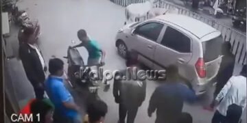 ಕರುವಿಗೆ ಡಿಕ್ಕಿ ಹೊಡೆದ ಕಾರನ್ನು ಬೆನ್ನಟ್ಟಿ ಅಡ್ಡಗಟ್ಟಿದ ಹಸುಗಳ ಗುಂಪು! ಘಟನೆ ನಡೆದಿದ್ದೆಲ್ಲಿ?