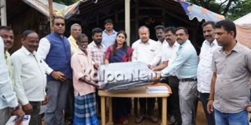 ಮಳೆಗಾಲ ಹಿನ್ನೆಲೆ | ಹಕ್ಕಿಪಿಕ್ಕಿ ಸಮುದಾಯದವರಿಗೆ ಅಗತ್ಯ ವಸ್ತು ವಿತರಣೆ
