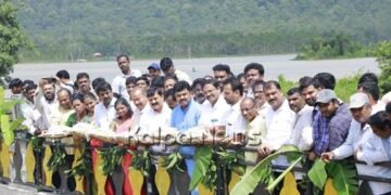ಮೈದುಂಬಿದ ತುಂಗೆಗೆ ಸಂಸದ ರಾಘವೇಂದ್ರ ಬಾಗಿನ ಅರ್ಪಣೆ