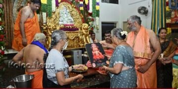 ಗುರುರಾಯರ ದರ್ಶನ ಪಡೆದು, ಸೆರಗೊಡ್ಡಿ ಮಂತ್ರಾಕ್ಷತೆ ಪಡೆದ ಸುಧಾಮೂರ್ತಿ