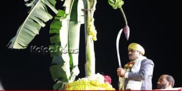 ಅಂಬು ಕಡಿದ ತಹಶೀಲ್ದಾರ್ ರಾಜೀವ್ | ಶಿವಮೊಗ್ಗ ದಸರಾಗೆ ವೈಭವದ ತೆರೆ | ಚಿತ್ರಗಳಲ್ಲಿ ನೋಡಿ