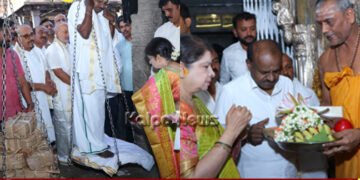 ಚಾಮುಂಡಿ ಬೆಟ್ಟ, ನಂಜನಗೂಡಿಗೆ ಎಚ್’ಡಿಕೆ ಭೇಟಿ | ತುಲಾಭಾರ ಮಾಡಿಸಿ ಹರಕೆ ತೀರಿಸಿದ ಕೇಂದ್ರ ಸಚಿವ