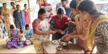 ರೈತ ಮಹಿಳೆಯರಿಂದ ರಾಗಿ ಬಿಸ್ಕಟ್ ತಯಾರಿಕೆ