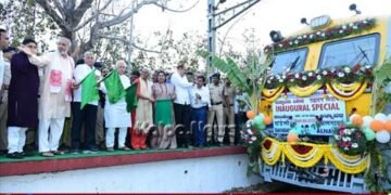 ದಾಂಡೇಲಿ – ಆಳ್ನಾವರ ನಡುವಿನ ಹೊಸ ಡೆಮು ರೈಲು ಸೇವೆಗೆ ಕೇಂದ್ರ ಸಚಿವ ಸೋಮಣ್ಣ ಚಾಲನೆ