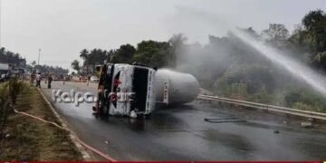 ಉಡುಪಿ | ಕಟಪಾಡಿ ಬಳಿ ಹೆದ್ದಾರಿಯಲ್ಲಿ ಅನಿಲ ಟ್ಯಾಂಕರ್ ಪಲ್ಟಿ | ಅತಂಕ ಸೃಷ್ಠಿ | ಸಂಚಾರ ಮಾರ್ಗ ಬದಲು