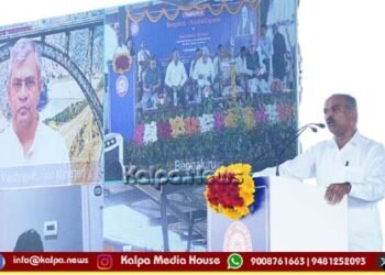 Ashwini Vaishnaw Flags Off Bengaluru–Mumbai Express; Announces Vande Bharat Sleeper Soon