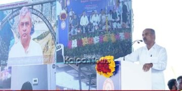 Ashwini Vaishnaw Flags Off Bengaluru–Mumbai Express; Announces Vande Bharat Sleeper Soon