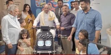 ಎಲೆಕ್ಟ್ರಿಕ್ ಸ್ಕೂಟರ್ ಮಳಿಗೆ ರಿವರ್ ಸ್ಟೋರ್‌ಗೆ ಮಾಜಿ ಡಿಸಿಎಂ ಈಶ್ವರಪ್ಪ ಚಾಲನೆ