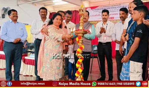 ಶಿಕಾರಿಪುರ | ಕುಮದ್ವತಿ ರೆಸಿಡೆನ್ಷಿಯಲ್ ಸೆಂಟ್ರಲ್ ಶಾಲೆಯಲ್ಲಿ ಪಾಲಕರ ದೃಢೀಕರಣ ಕಾರ್ಯಕ್ರಮ