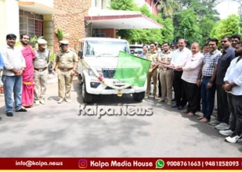 MLC ಡಾ.ಧನಂಜಯ ಸರ್ಜಿ ಅವರಿಂದ ಜಯನಗರ ಪೊಲೀಸ್ ಠಾಣೆಗೆ ನೂತನ ಜೀಪ್ ಹಸ್ತಾಂತರ