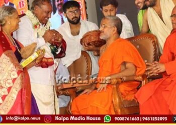 ಈಶ್ವರಪ್ಪನವರಿಗೆ ಸರ್ಕಾರದ ನೇತೃತ್ವ ವಹಿಸುವ ಭಾಗ್ಯ ಪರಮಾತ್ಮ ಕರುಣಿಸಲಿ: ಪೇಜಾವರ ಶ್ರೀ  ಹಾರೈಕೆ