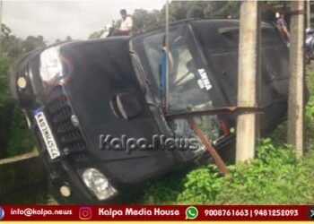 Sagara-Car crashes into transformer