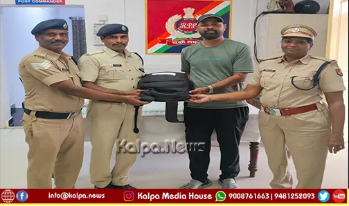 Bengaluru rpf recovers rs.29 lakh bag train passenger
