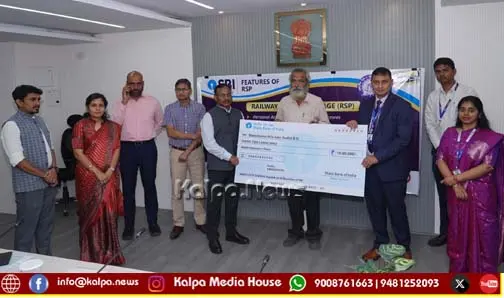indian railway-families-receive-rs-1.80-crore-insurance