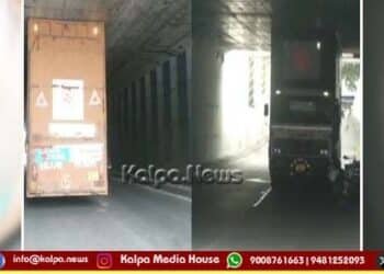 bengaluru-goods-truck-stuck-in underpass-traffic-jam