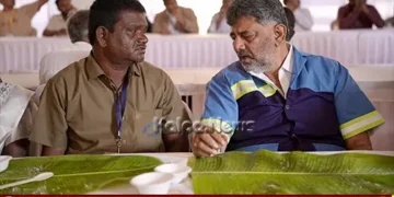 dk shivakumar wears civic workers uniform