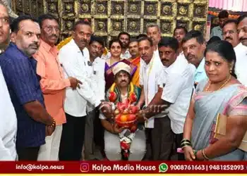 Soraba minister Madhu Bangarappa Visits Durga Temple