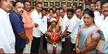 Soraba minister Madhu Bangarappa Visits Durga Temple