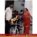 Women Creates Drama In Bike Showroom Get 10 K Discount